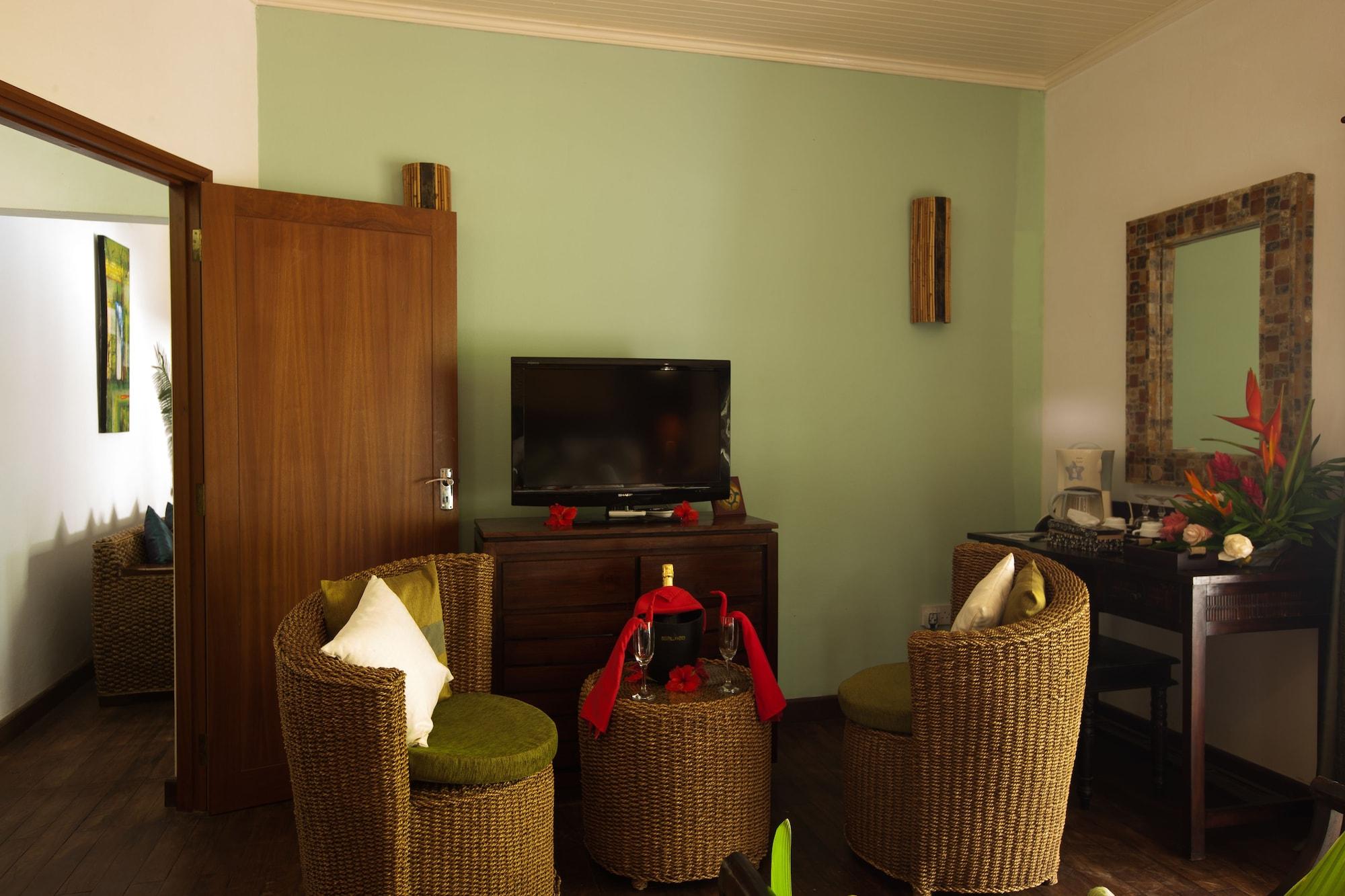 เลอ รีแลกซ์ บีช รีสอร์ต Hotel Grand Anse  ภายนอก รูปภาพ